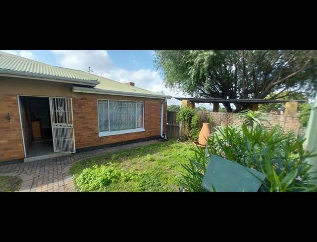 3 BEDROOM HOUSE FOR SALE IN HOMESTEAD